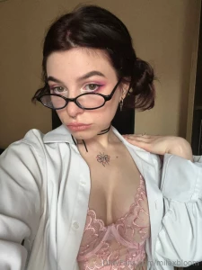 How s your day going i m doing really well you wanna play with me