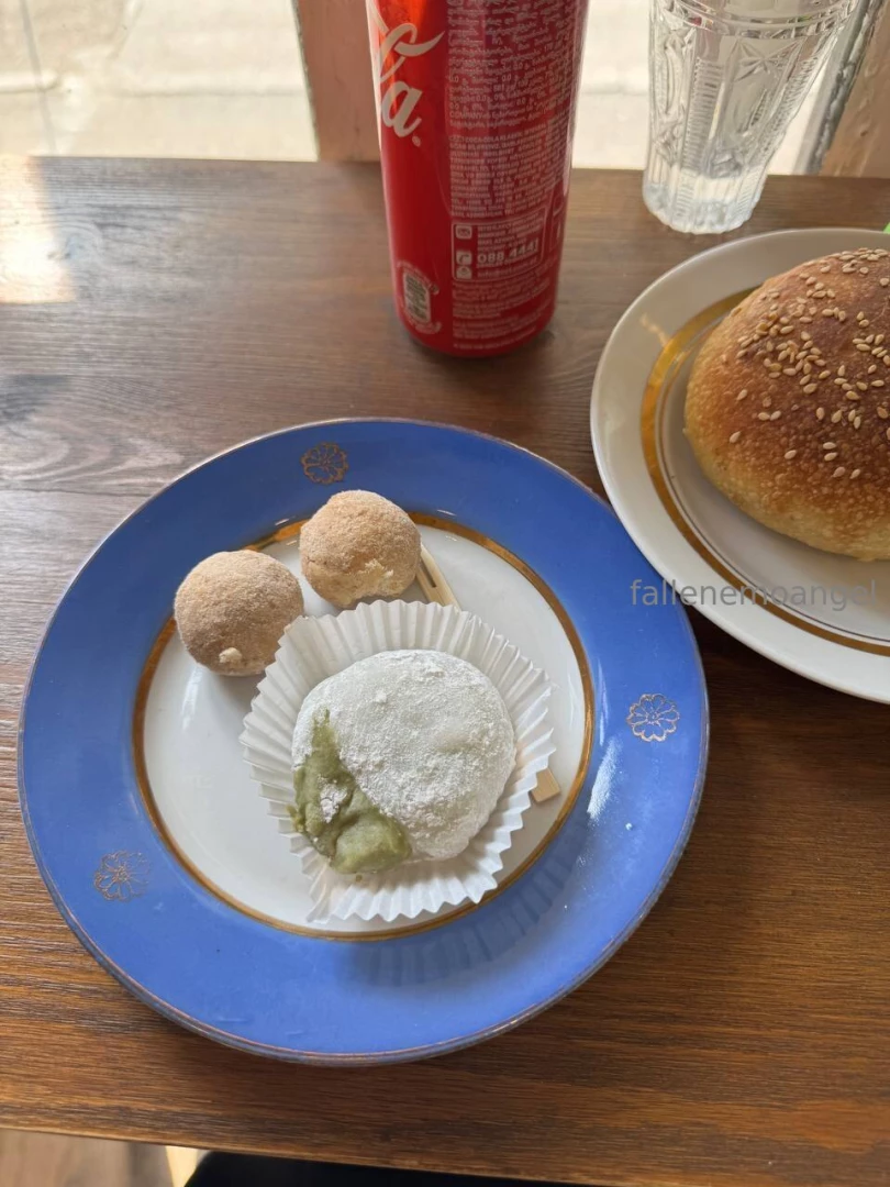 The perfect place to date me is a cozy japanese cafe gt lt you 