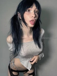 I can t wait to take a sexy photo with my breasts it feels completely