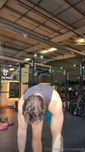 Little workout in the gym i do work out you know