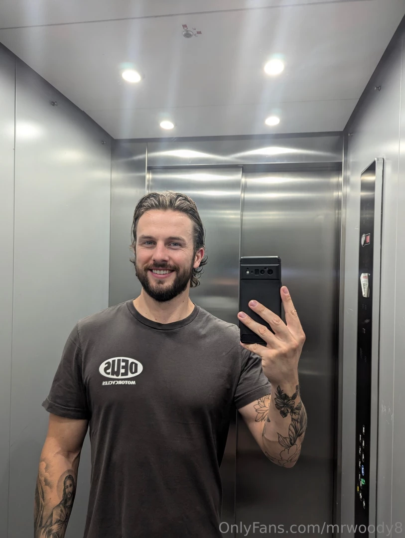 Who would like a dick pic from me 