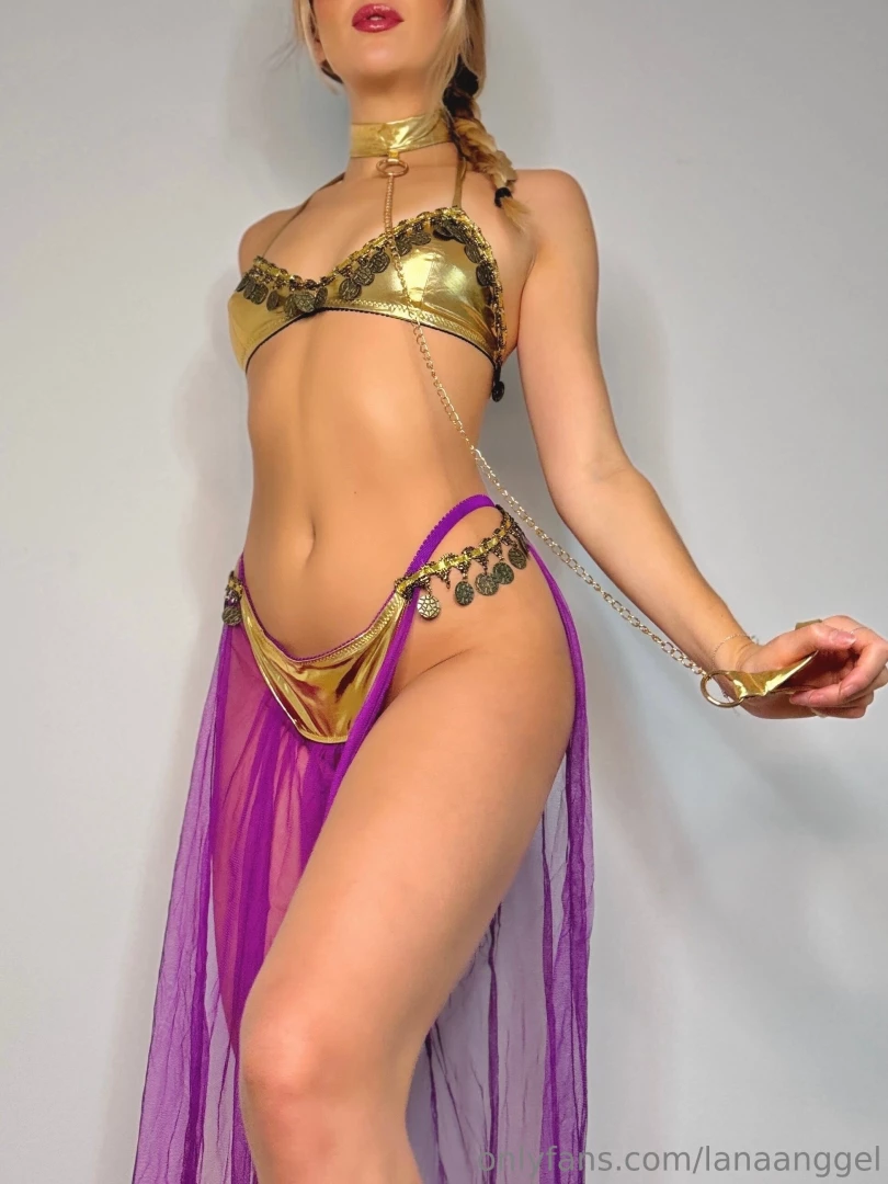 Envie de m aider choisir ma tenue du soir ou l enleever 