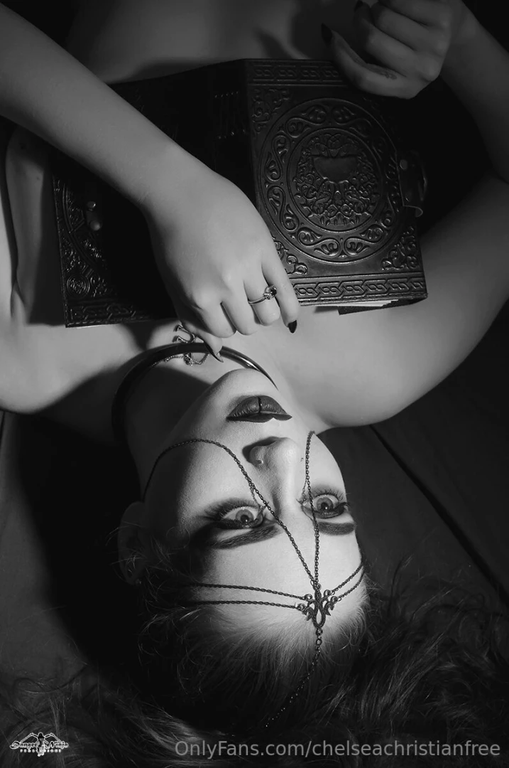 Some witchy vibes for spooky season 