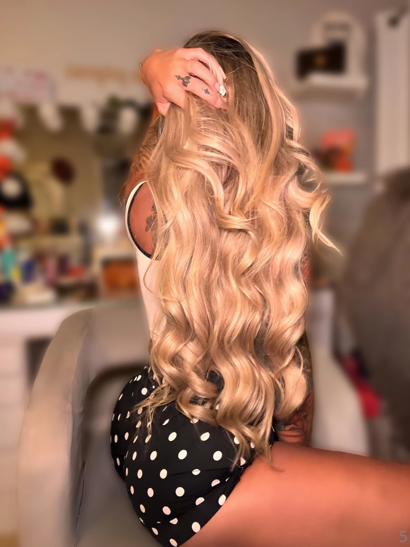 Just pull my hair and spank me hard 