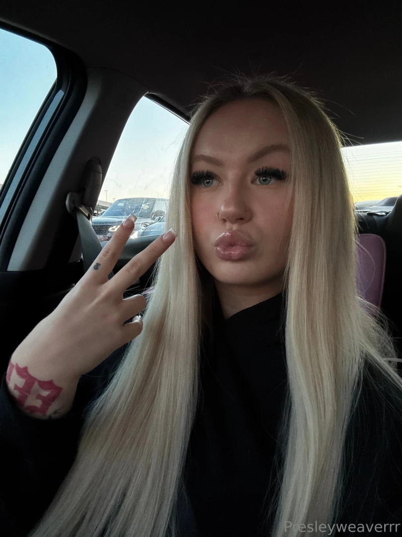 Posing in peace mode 