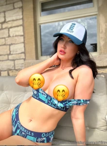 Titty pic bundle hey i know it s monday but how about some pictures of