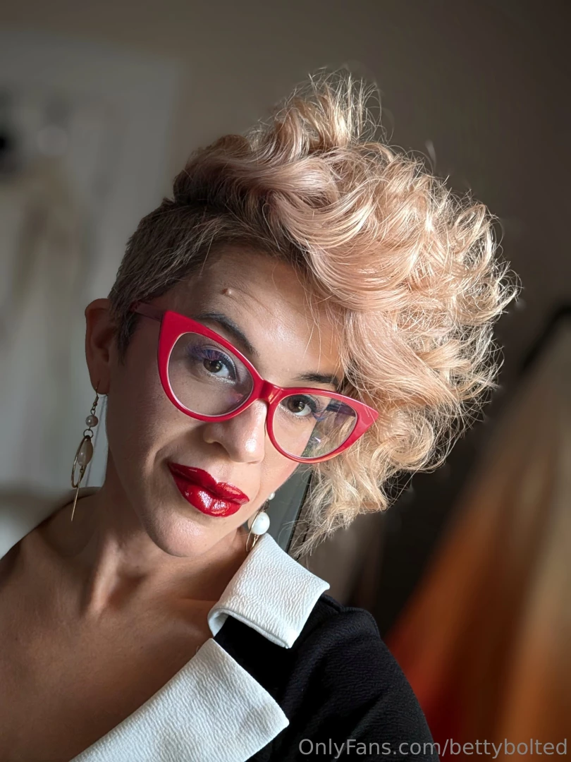 If there s ever a time i don t feel sexy i pull out this dress i part 1 