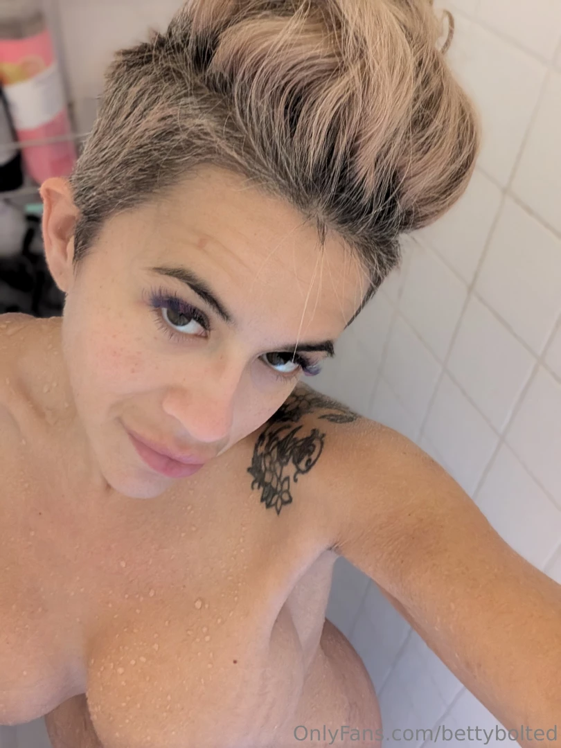 Getting clean to give you dirty pics 