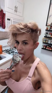 Made some lunch for tomorrow and now i m heading to the gym i d rather