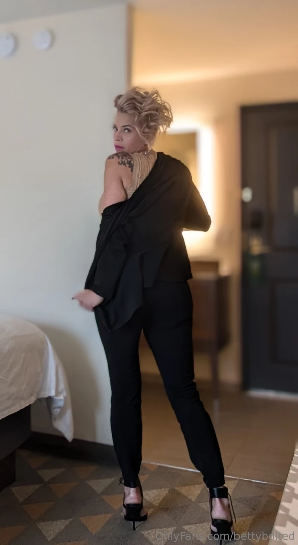 I can t say why but this shirt makes me feel extra busty what do you part 5 