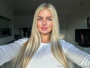 Did anyone ask for a curvy essex blonde for christmas