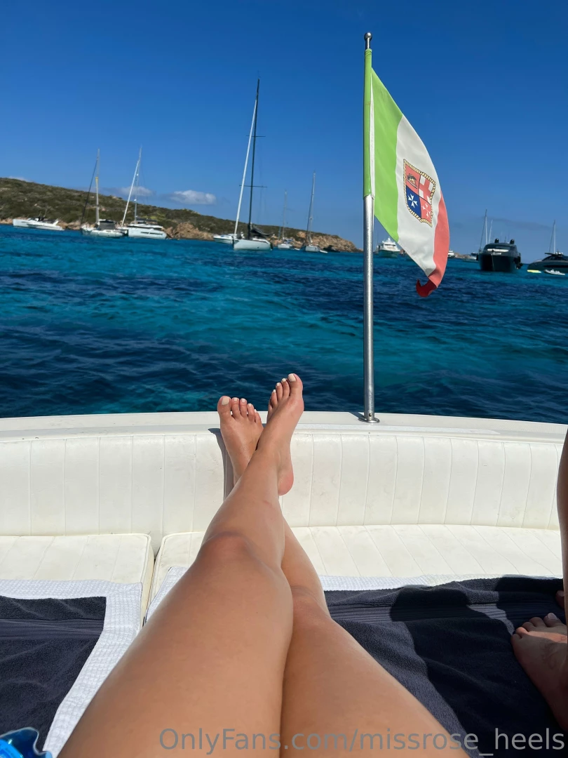 missrose-heels - Sardinia look at them pretty toes on that blue water part 4 