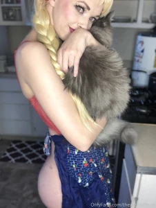 Message me and tell me your favorite recipes some photos of my very