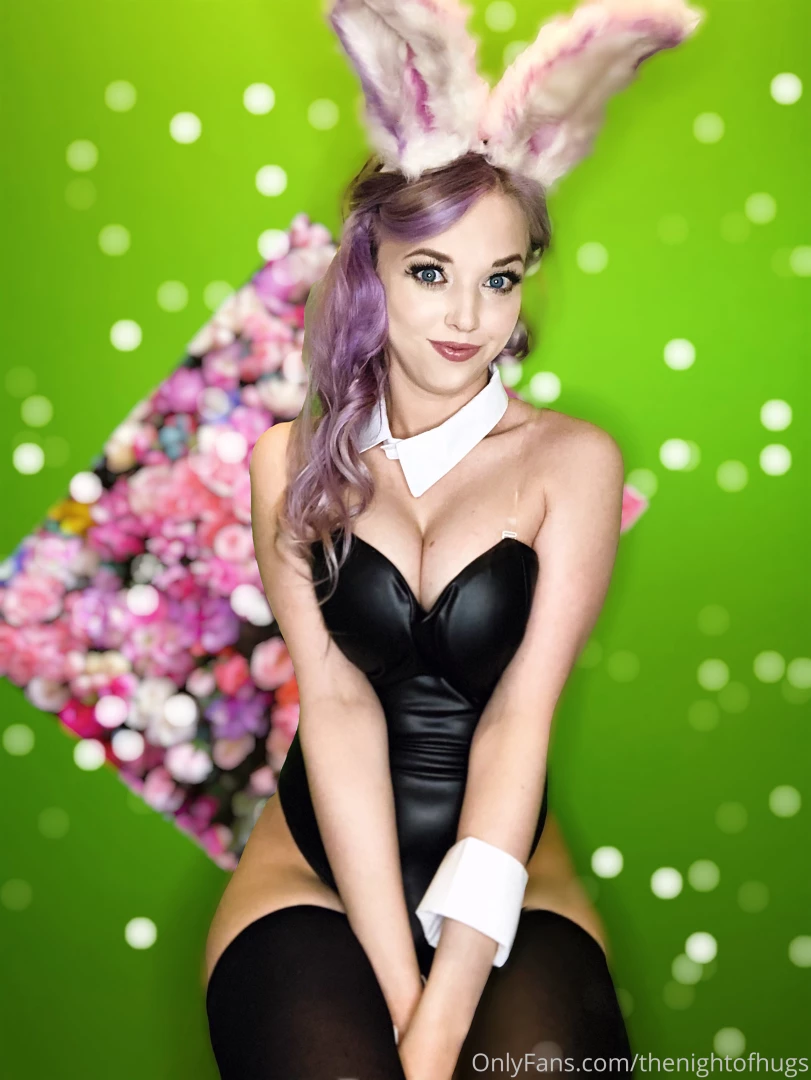 Naked wabbit inside some casual poses nakie with only my thigh highs part 1 