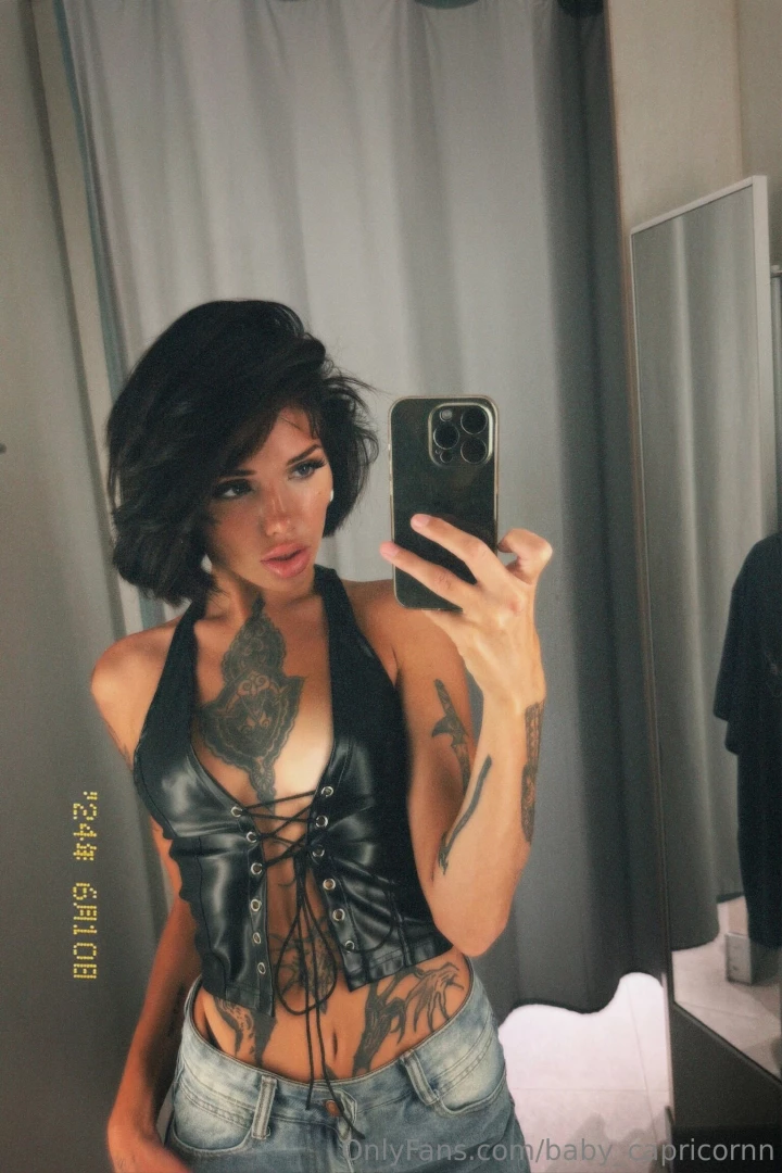 I love the way the leather clothes looks on me part 1 
