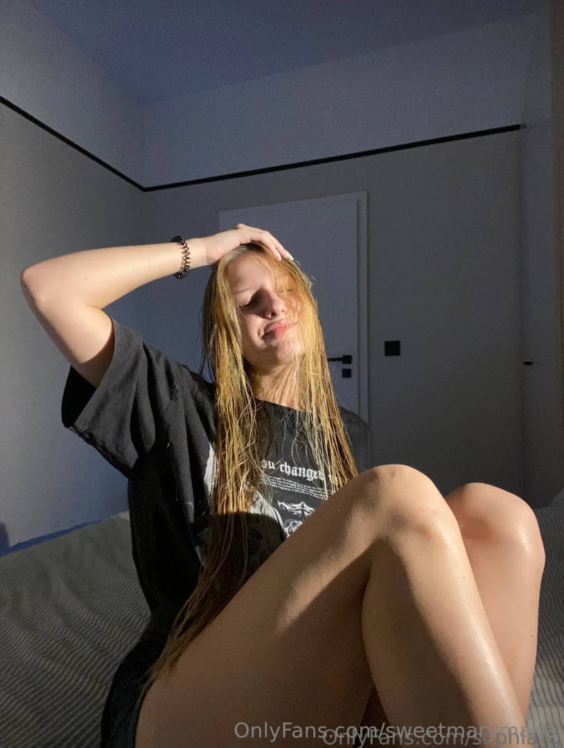 The best girl all around internet check out her sophia_g 