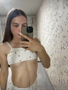 Waiting for you in bed dm me now jennifer_greyx part 1