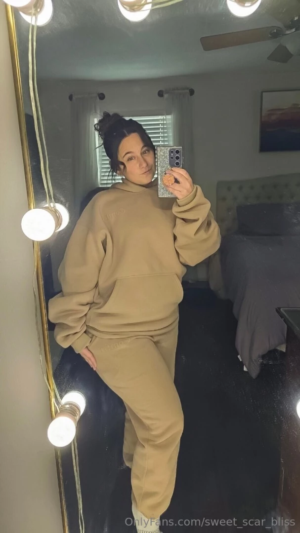 Gotta stay warm today subscribe to my vip to see what s underneath 