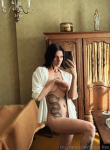 Hi you coucou toi if you re curious horny or you just want to chat