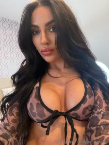 This lil pussy is purring