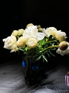 What can make a girl happy properly beautiful styling good mood and part 1
