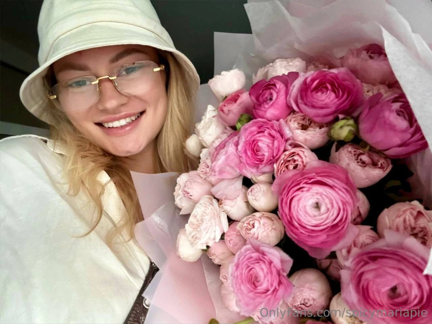 Will tell you an effective recipe of good mood for a woman it is to 