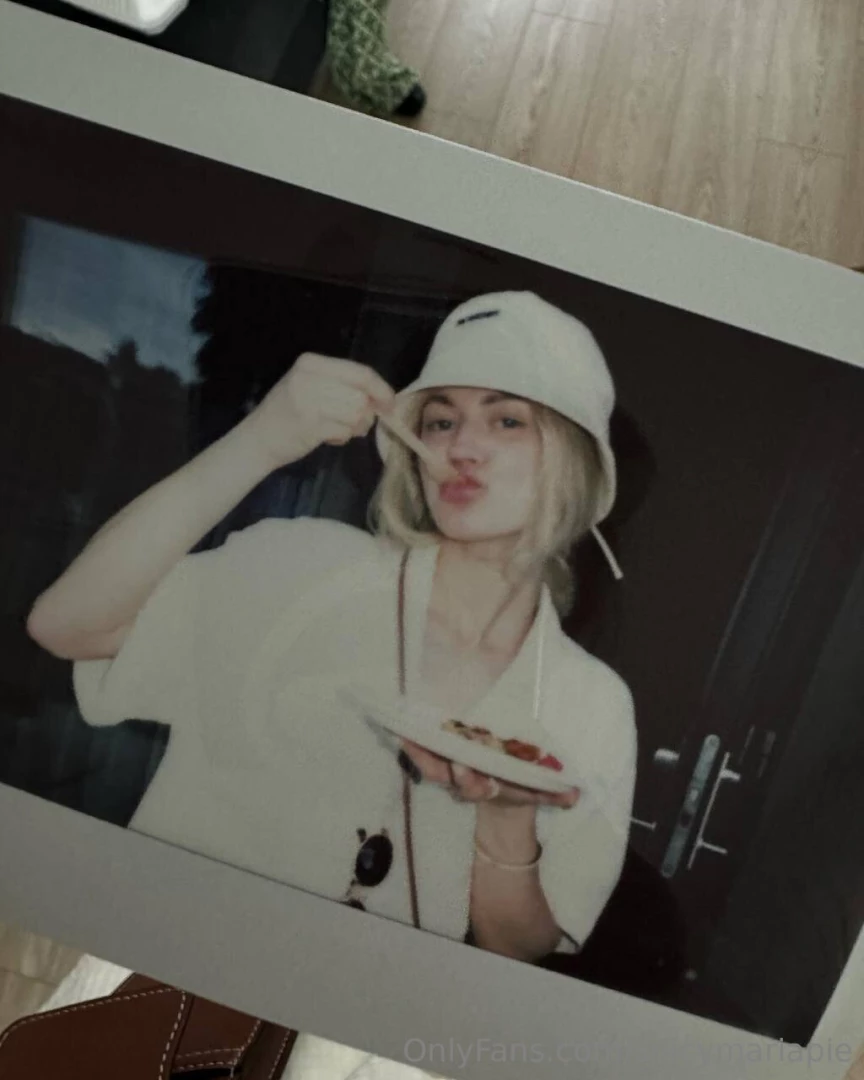 I love to keep memories in photos 