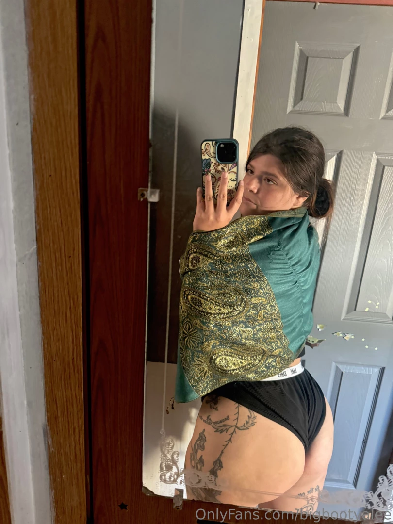 Booty be bootying now that it s spooky szn someone wanna make a horror part 1 