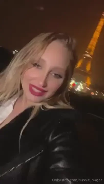 Eyes shining like the eiffel tower 