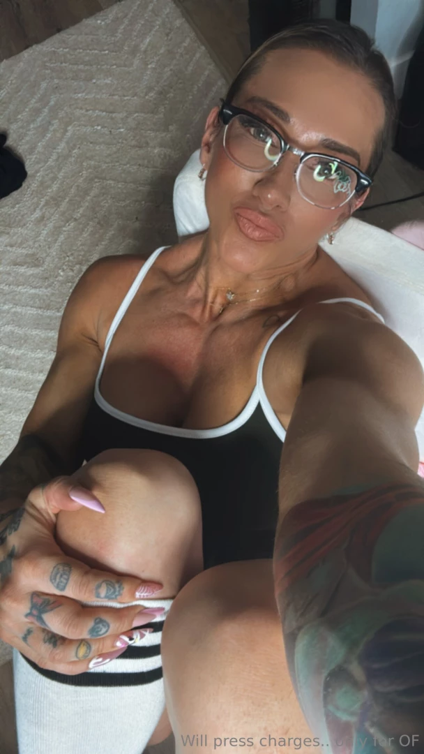 Cum sub on my vip page tina_trapqueen i ll be going live soon 