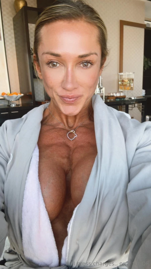 Wanna check out my rock-hard pecs dm me 