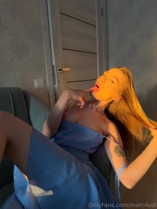 Look at my dress with your eyes i know what s on your mind but can you