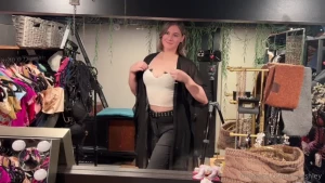 Just me or is it insanely hot to see a woman s bra just peeking out