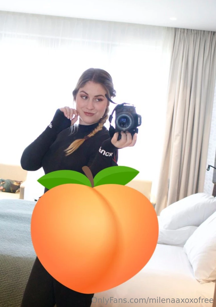 Booty looks so phat in this catsuit 