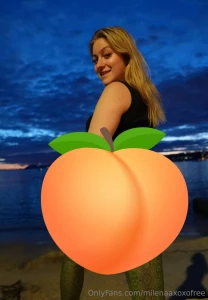 Would you fuck my doggystyle in these slutty leggings right at that