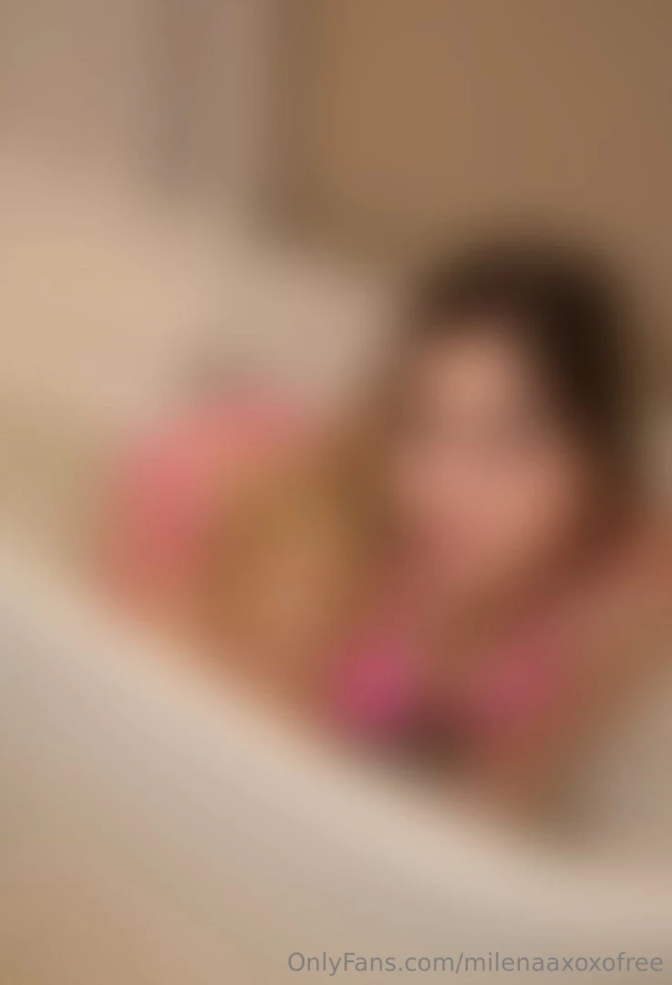 How do you like my curvy body in this slutty pink bikini become my fan 