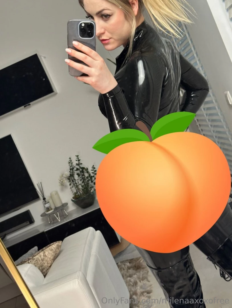 What about that big juicy a in tight shiny latex catsuit 