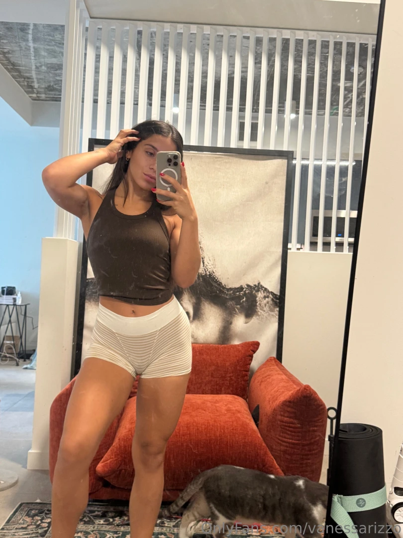 Little mirror selfie for you 