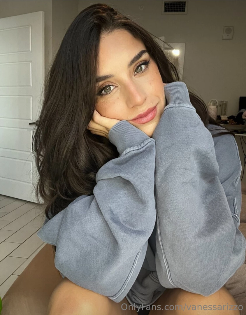 Did my makeup but have nowhere to goooo 