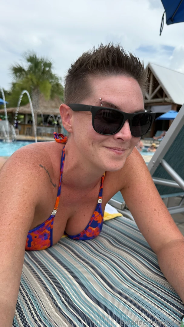 Downloading sexy tan lines 