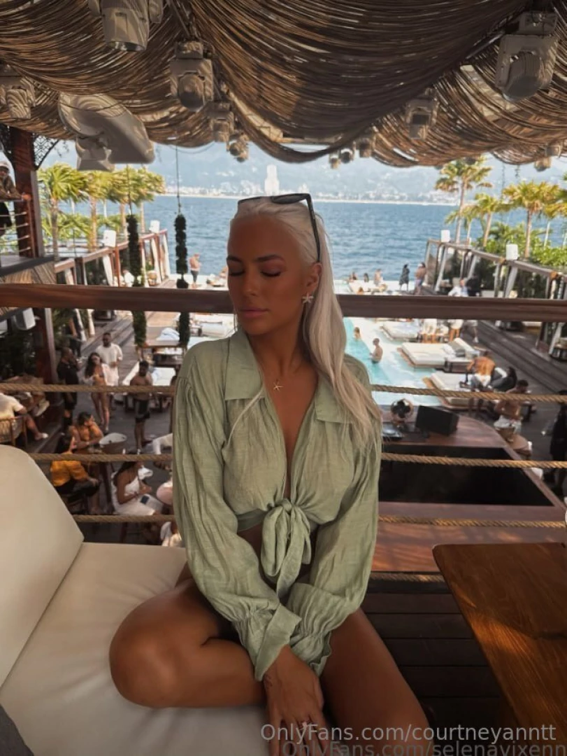 Wow selenavixenn is posting the craziest tapes in her page come chat part 1 