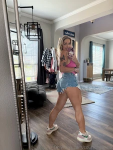 Sunshine and short shorts