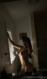 My friend is uploading exclusive content to her page check out her