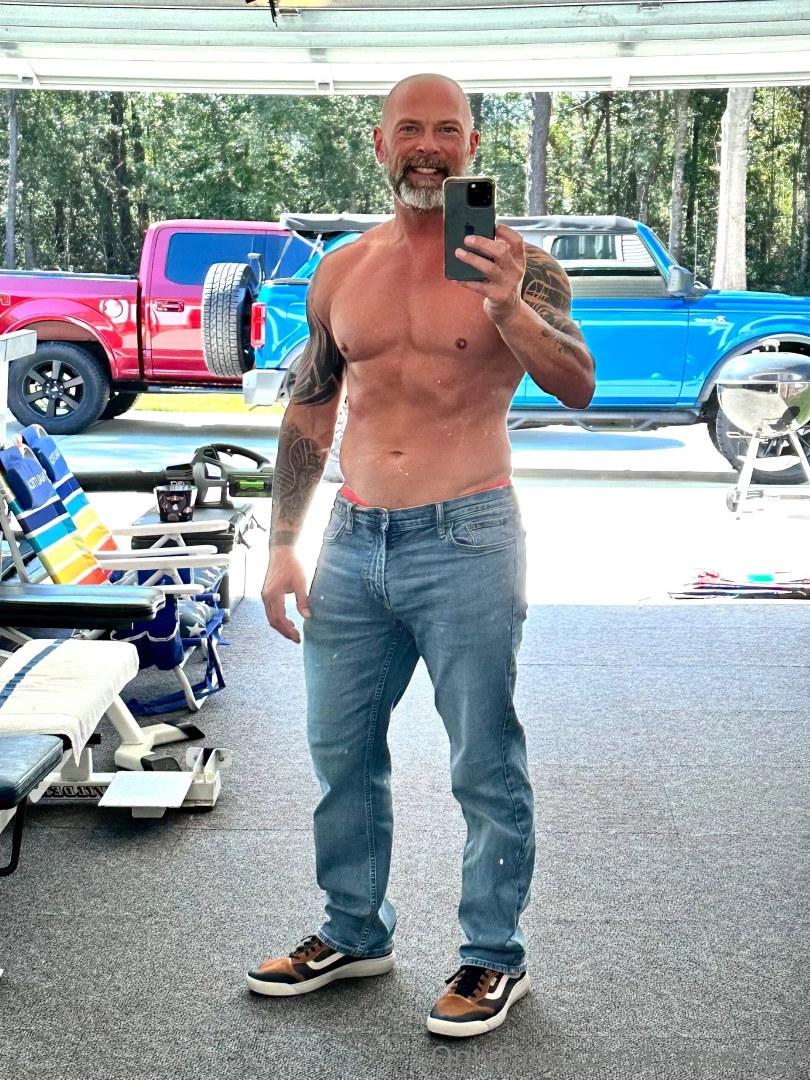 You can fan of shirtless men in blue jeans 