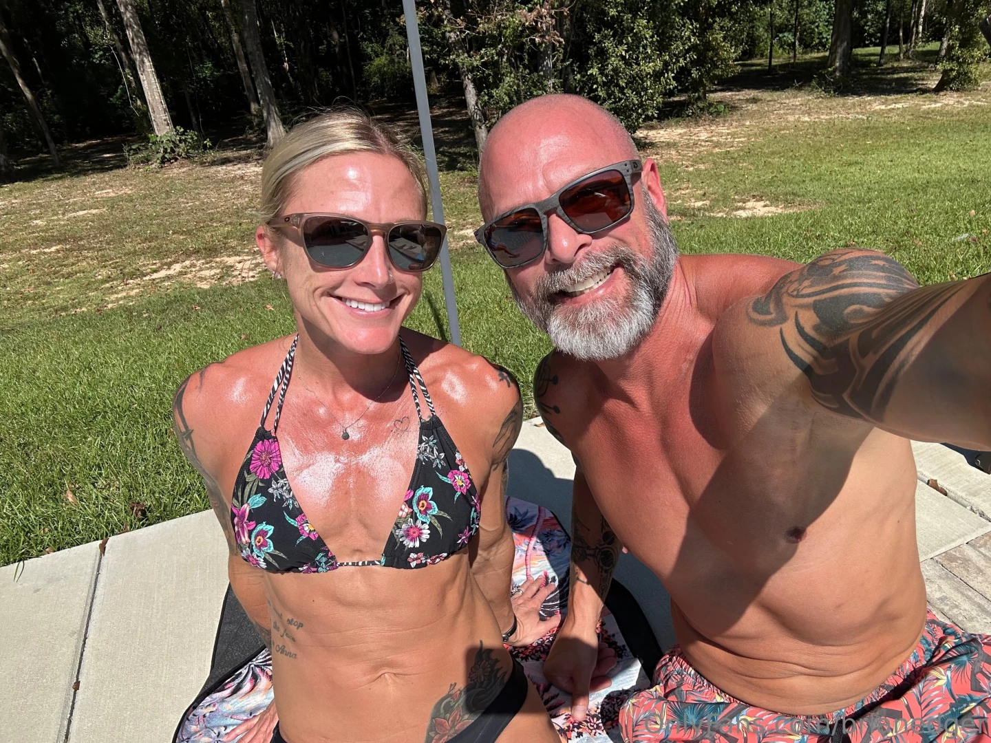 Who wants to come hang by the pool with jamie and i love southern live part 1 