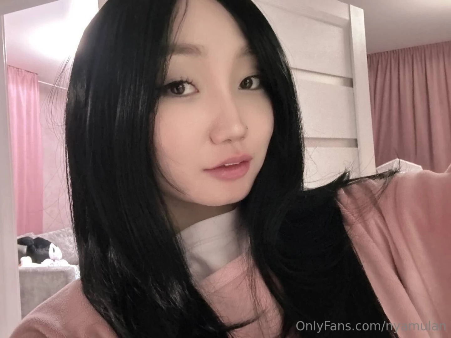 Bought a new cute wig it gives me more classic asian style 