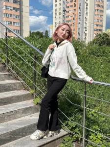 While i was taking this photo a puppy ran up to me today and just