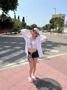 Uii i m tired but sooo happy my friend and i have been out since lunch