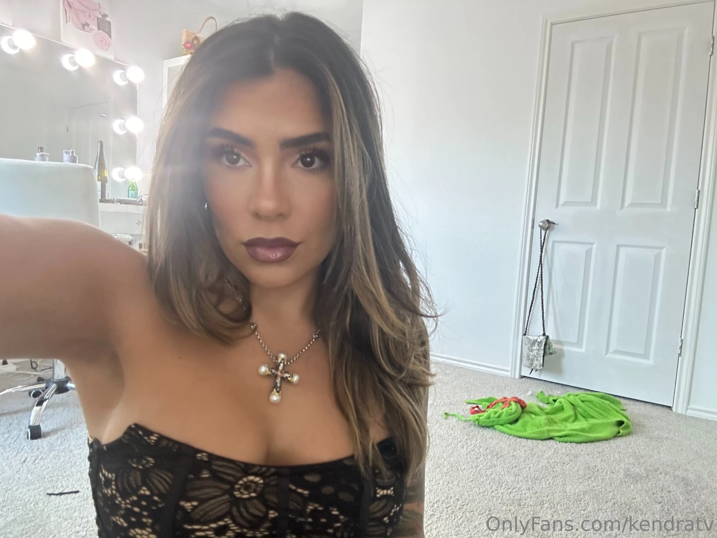 Think i look hot or not 