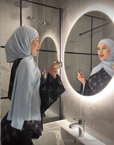 The mirror doesn t lie but sometimes it embellishes a little today s